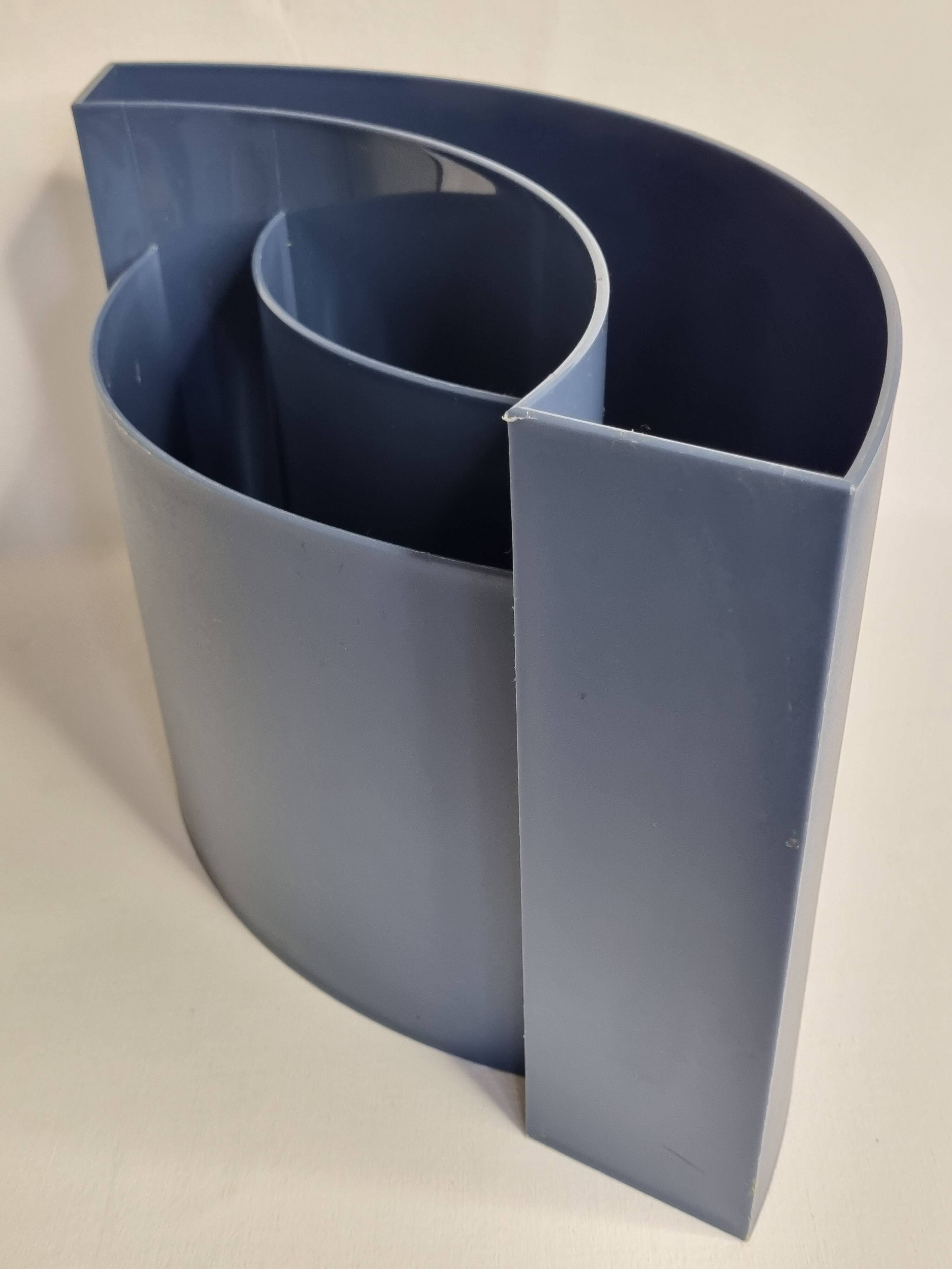 "Wave" magazine holder, design by Maier-Aichen for Authentics, Made in Italy, 90s