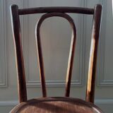 Chaises de style bistrot parisien