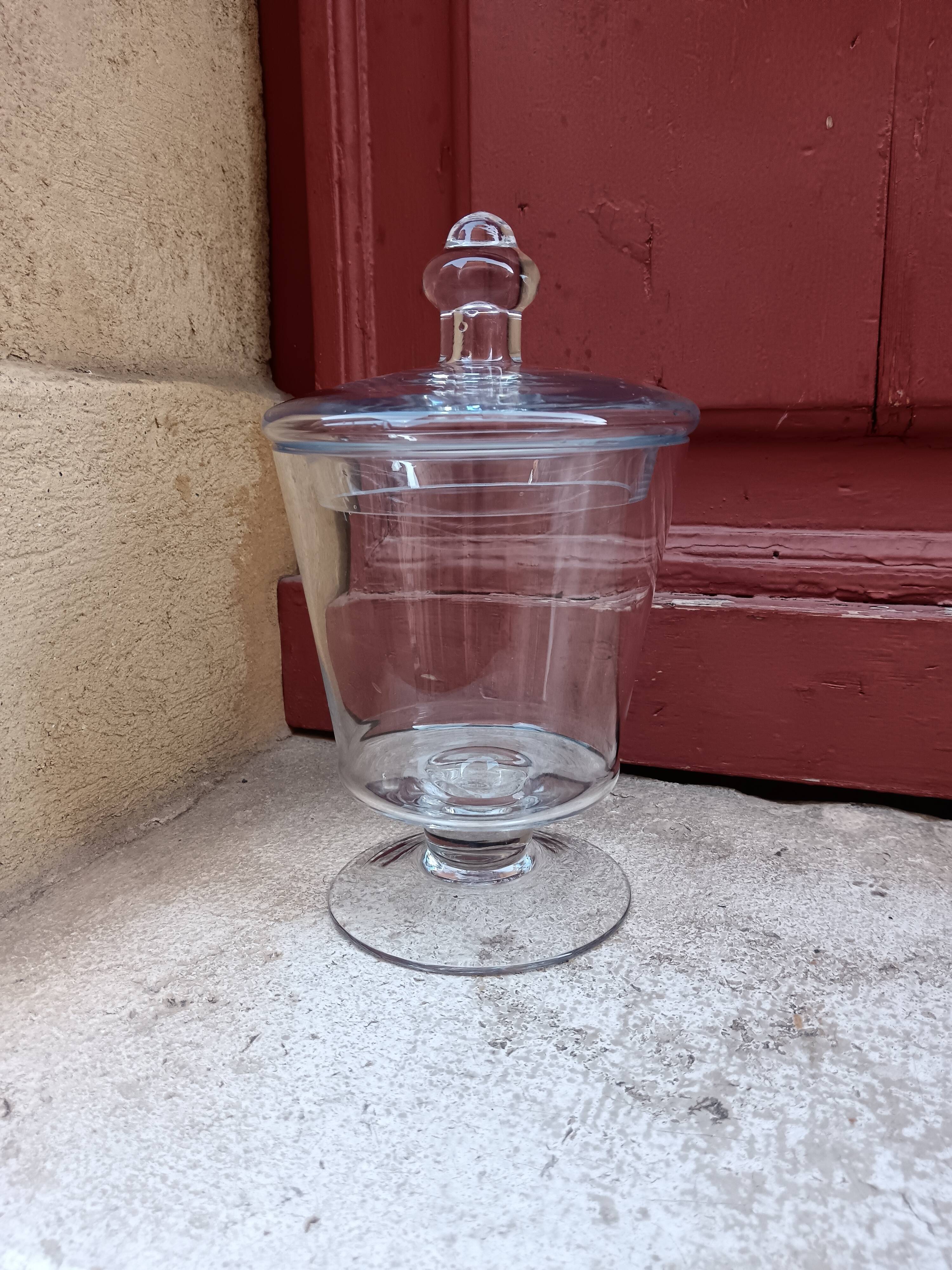 Transparent glass bonbonnière