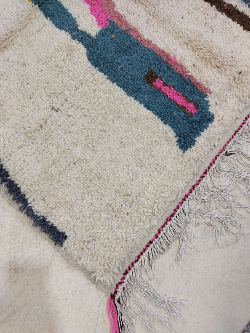 Handmade moroccan berber carpet 293 x 187 cm