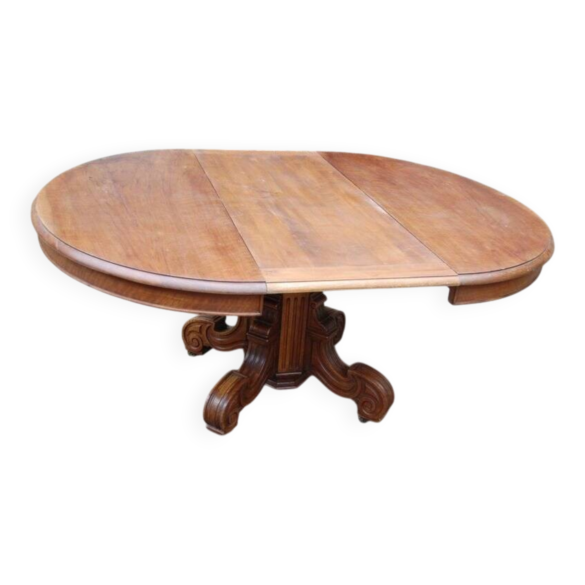 Napoleon III table in walnut from the late 19th century, 14 place settings with 3 extensions.