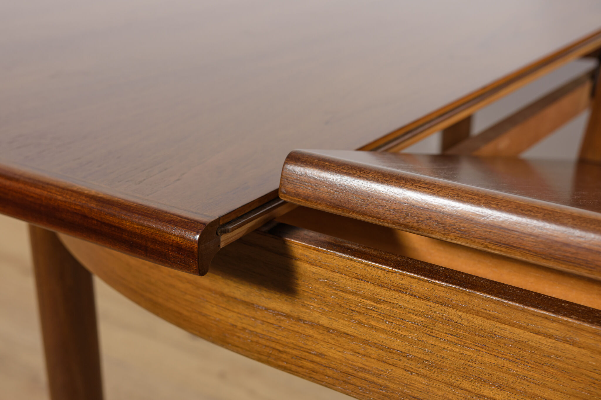 Mid-century modern oval dining table in teak from G-Plan, United Kingdom, 1960s