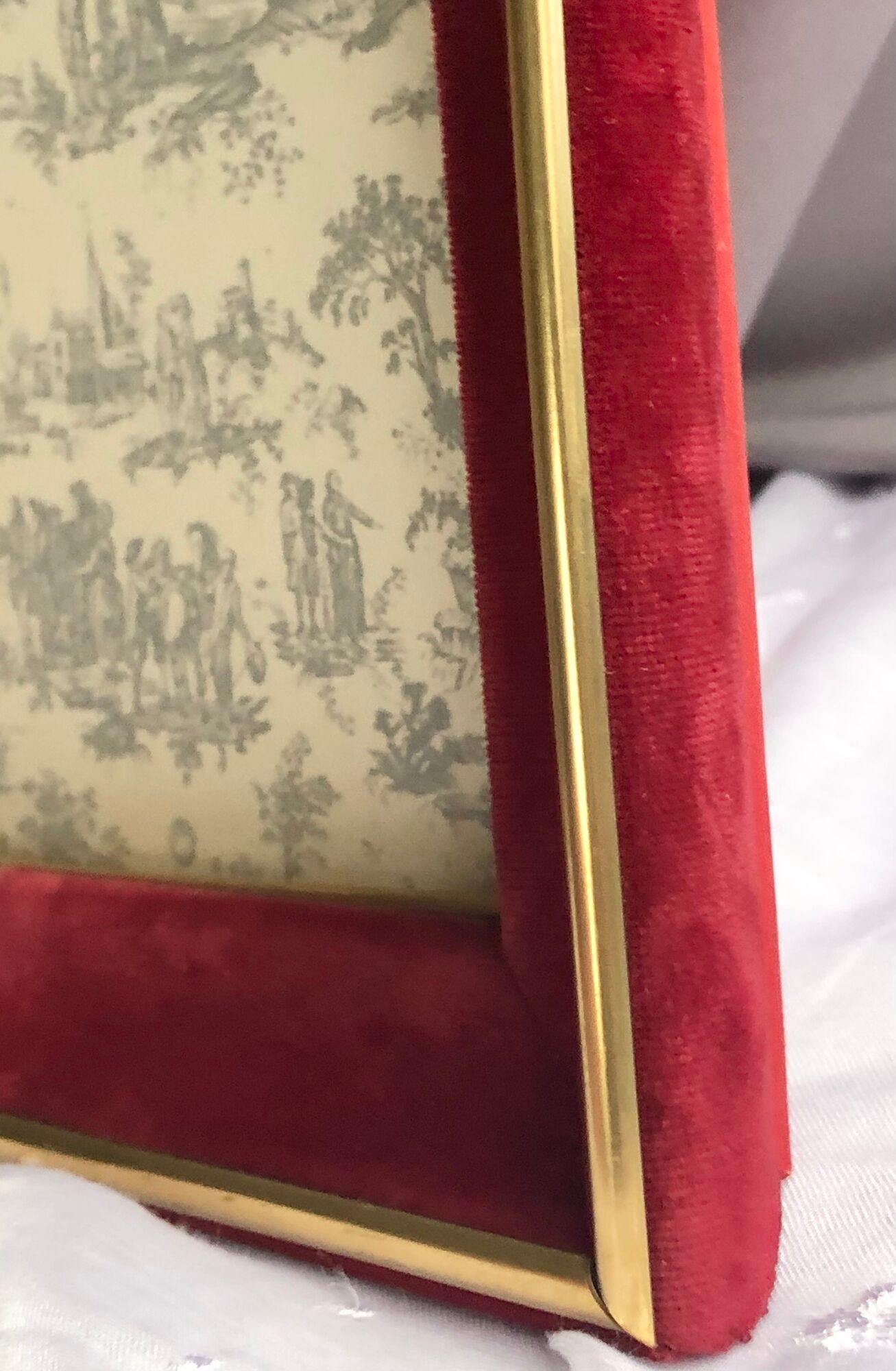 Photo frame in red velvet Bordeaux CREATION JEANCELLE - Vintage 50s