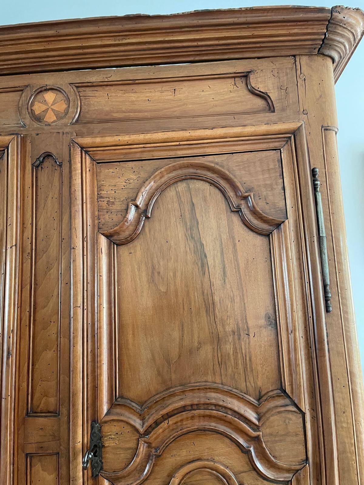 Authentic Provençal walnut wardrobe - Late 19th century, to be restored.