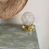 Lampe à poser globe verre dépoli faceté