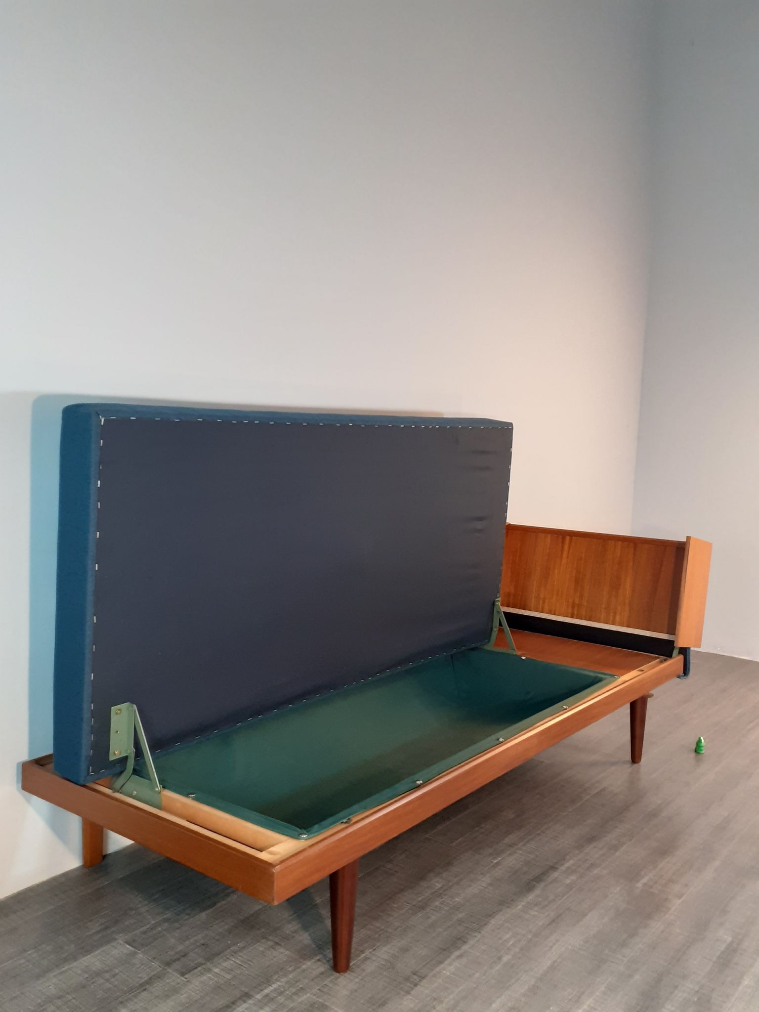 Norwegian daybed sofa in teak and blue fabric, renovated, vintage scandinavian 1960s