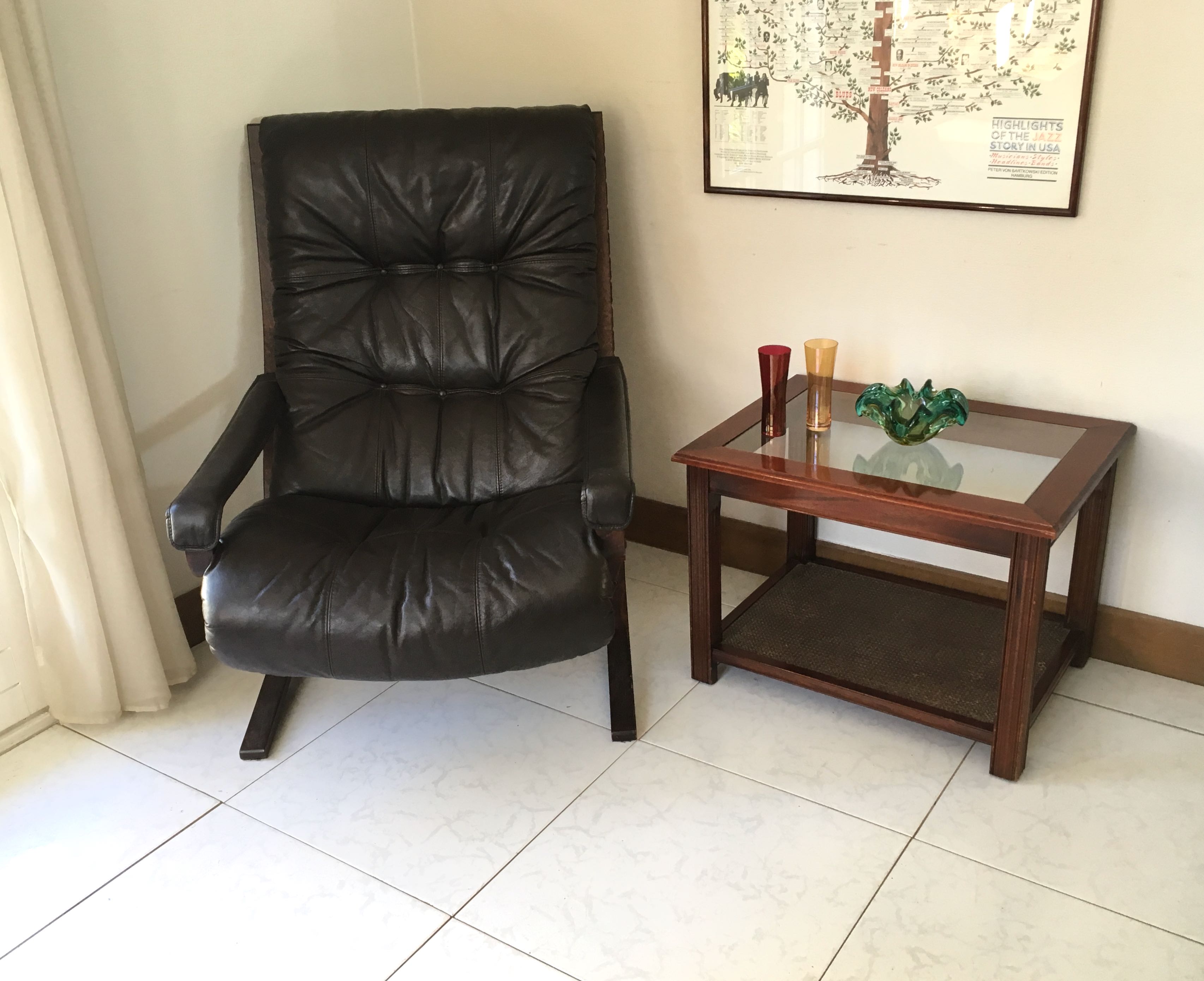 Pieces of sofa wood cannage and glass