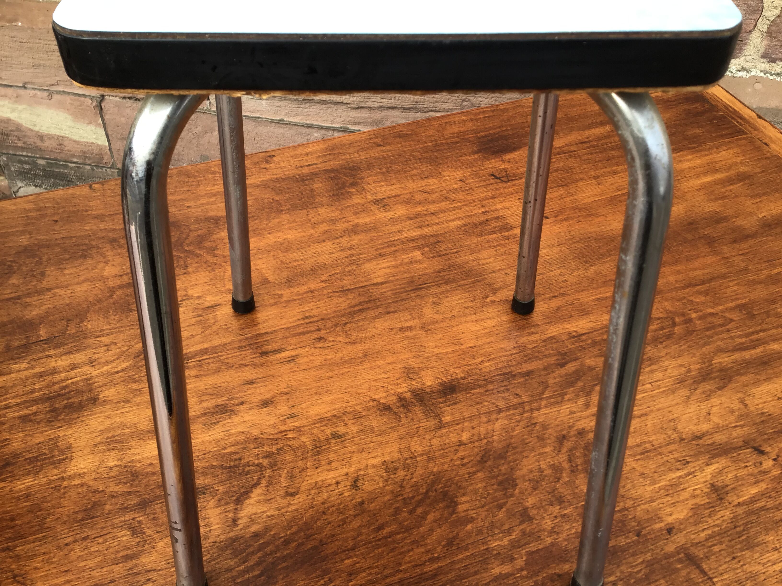 Mid-century stool in vintage formica 1960
