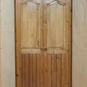 Armoire vintage sculptée main style Art Nouveau