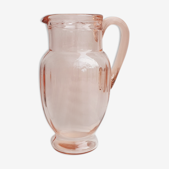 Pichet en verre rose