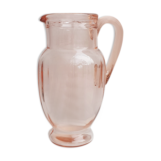 Pichet en verre rose