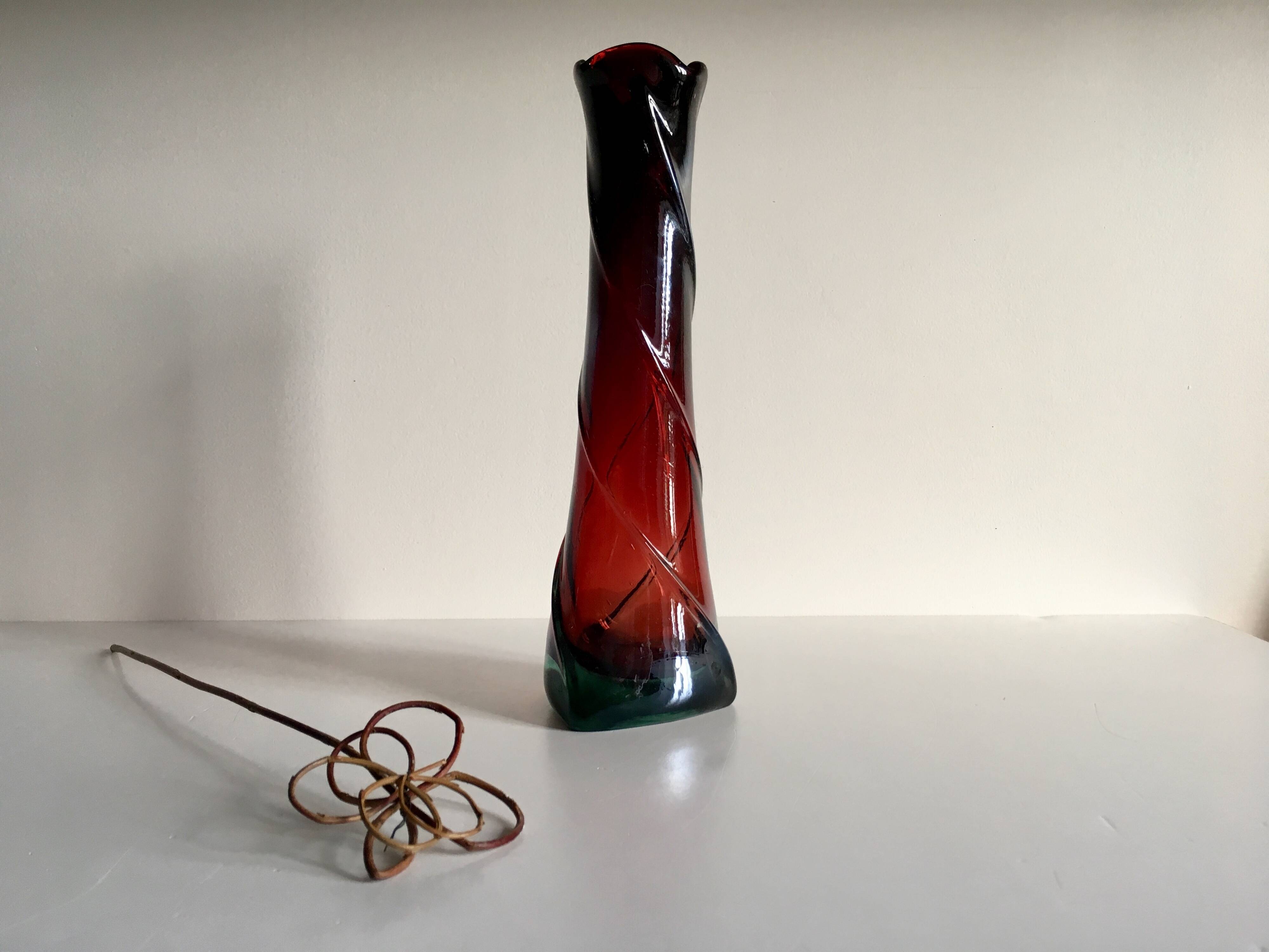 Vase en cristal irisé art deco