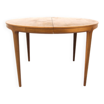 Scandinavian walnut dining table, Bertil Fridhagen, Bodafors, Sweden, 1960