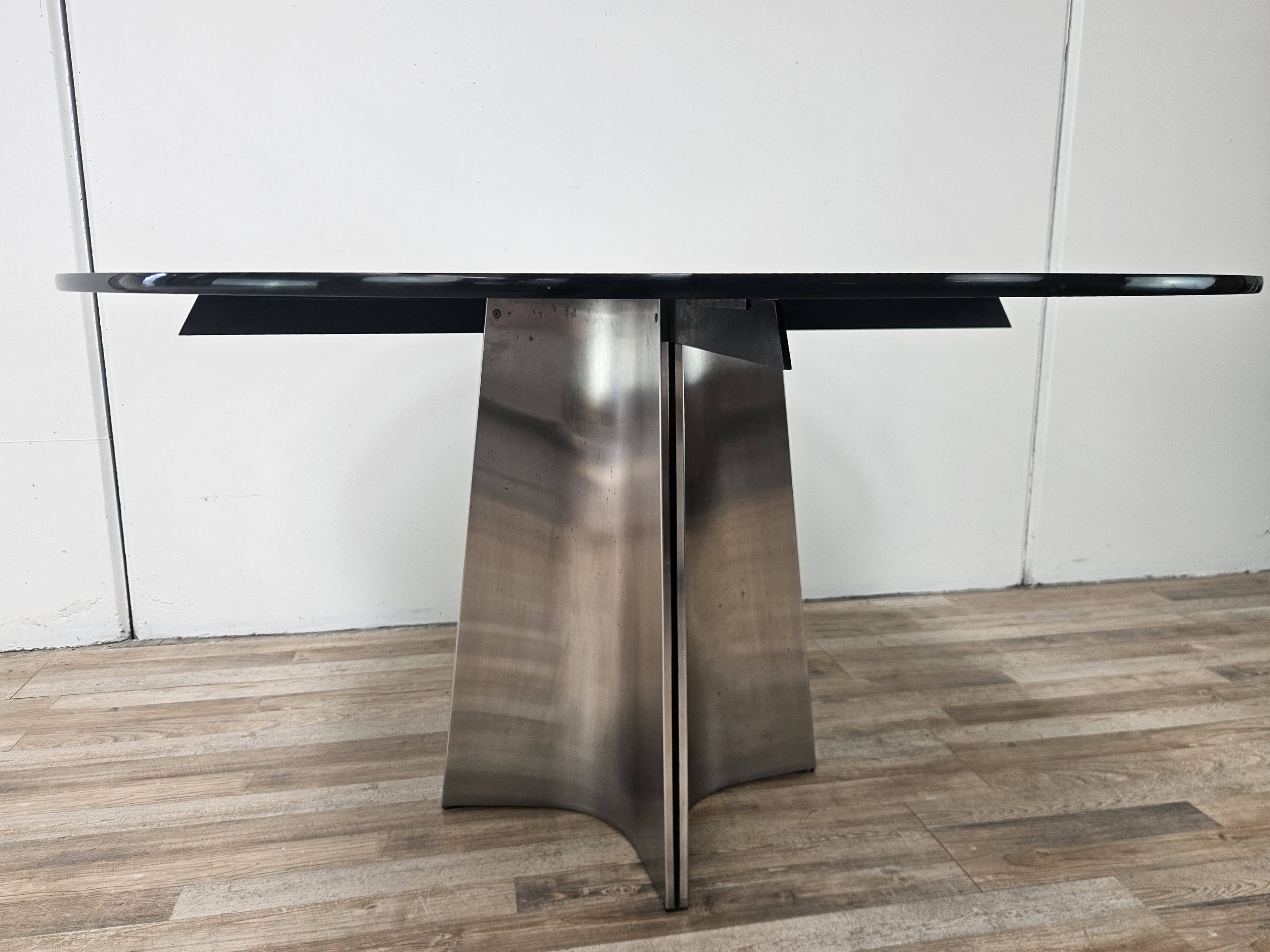 Table from the UFO series by Luigi Saccardo for Arrmet, 1970