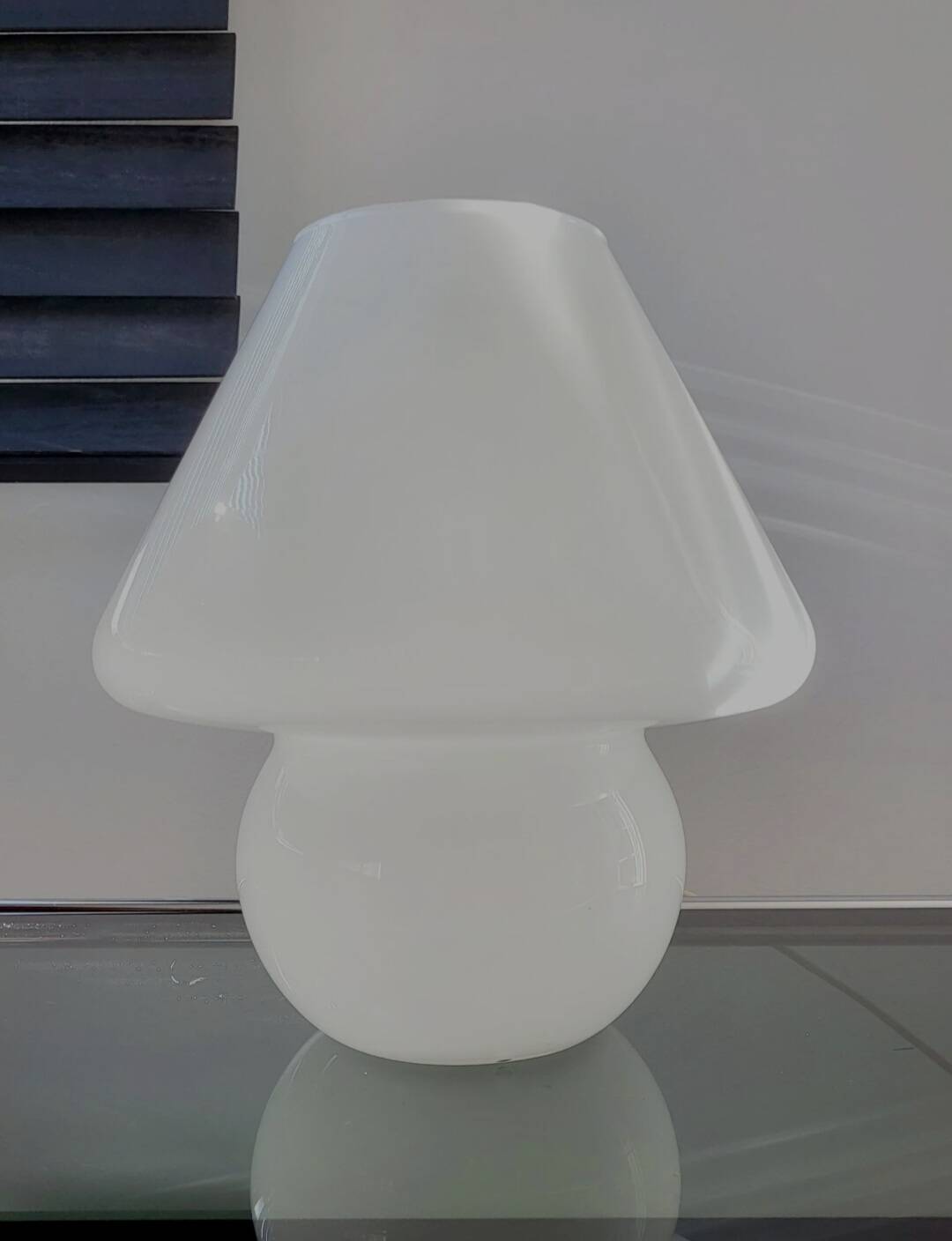 Vintage mushroom table lamp, Hustadt Leuchten, in opaline glass model L 1970.