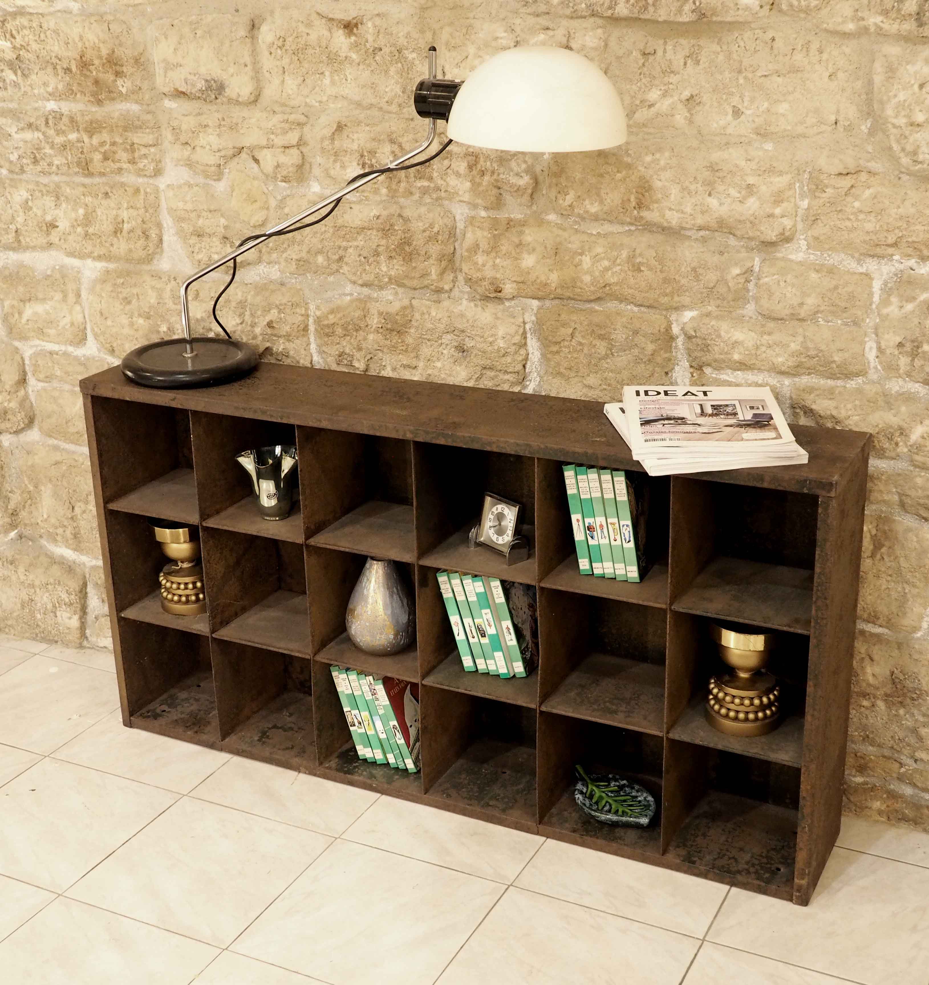 Postal sorting lockers