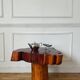 Table basse brutaliste en bois massif