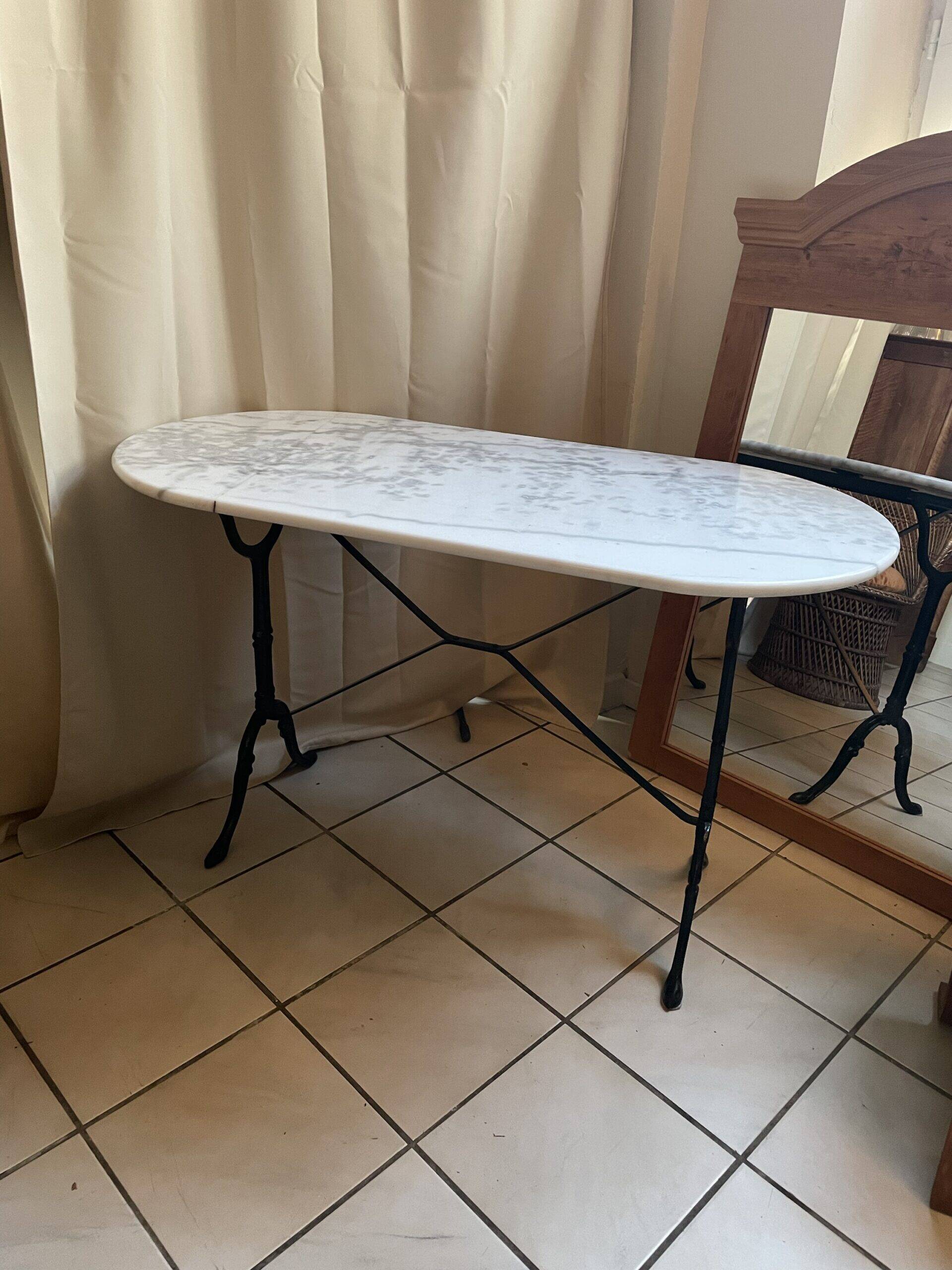 Bistro table in marble
