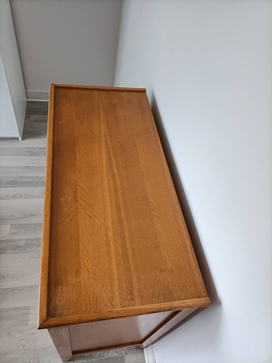 Commode vintage pieds compas