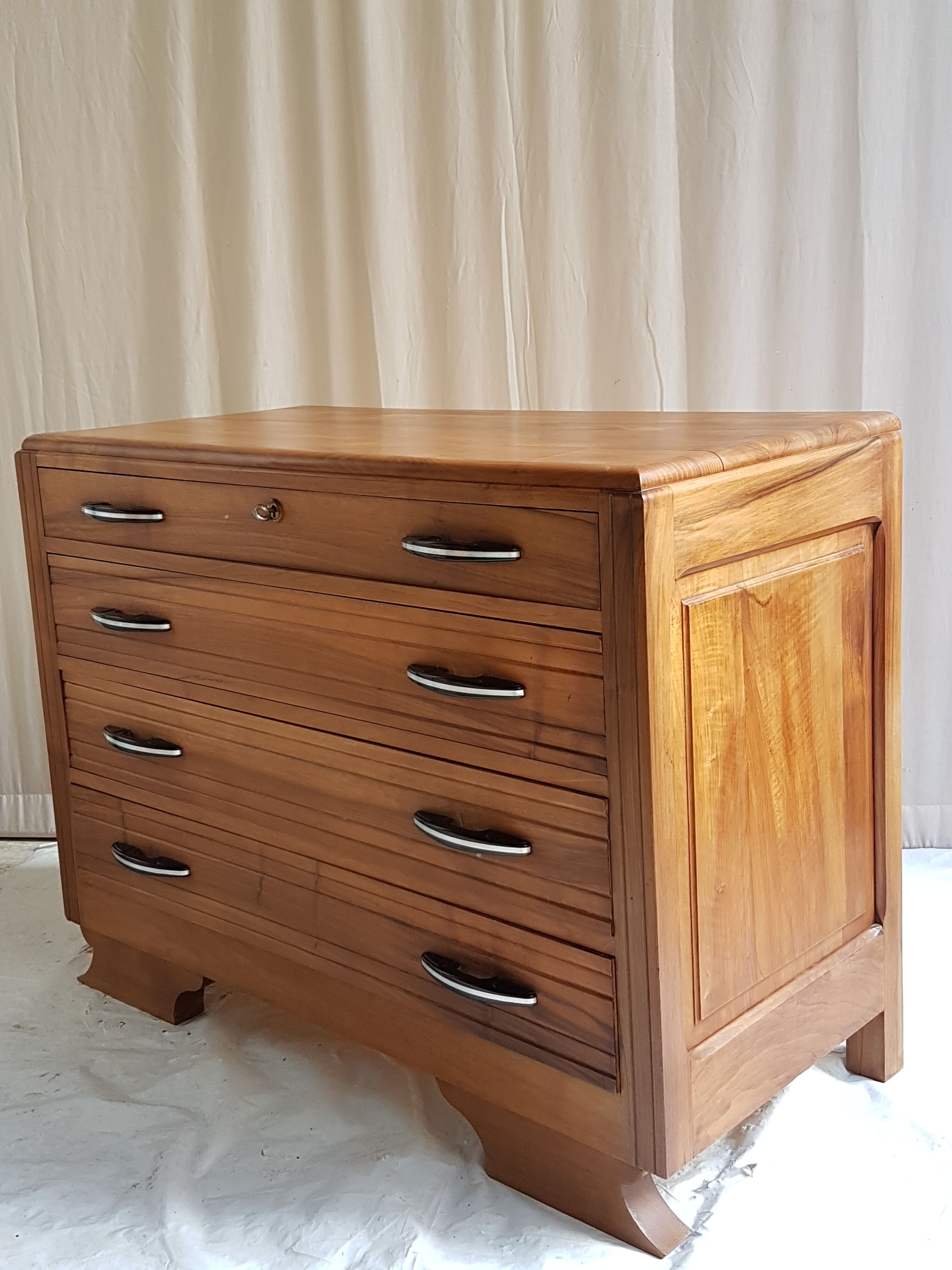 Vintage chest of drawers 50 years