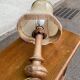 Lampe à poser vintage en bois tourné et sculpté 1950