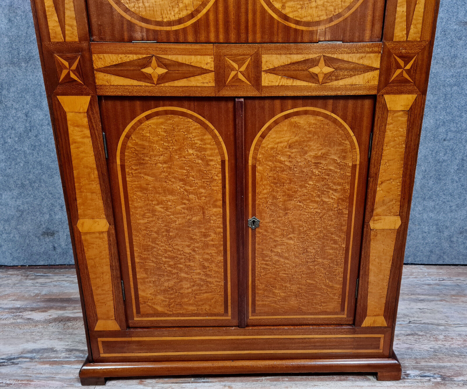 Secretary of Dame Restauration/Charles X in precious wood marquetry circa 1900