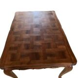 Table en bois marquetée Louis XV