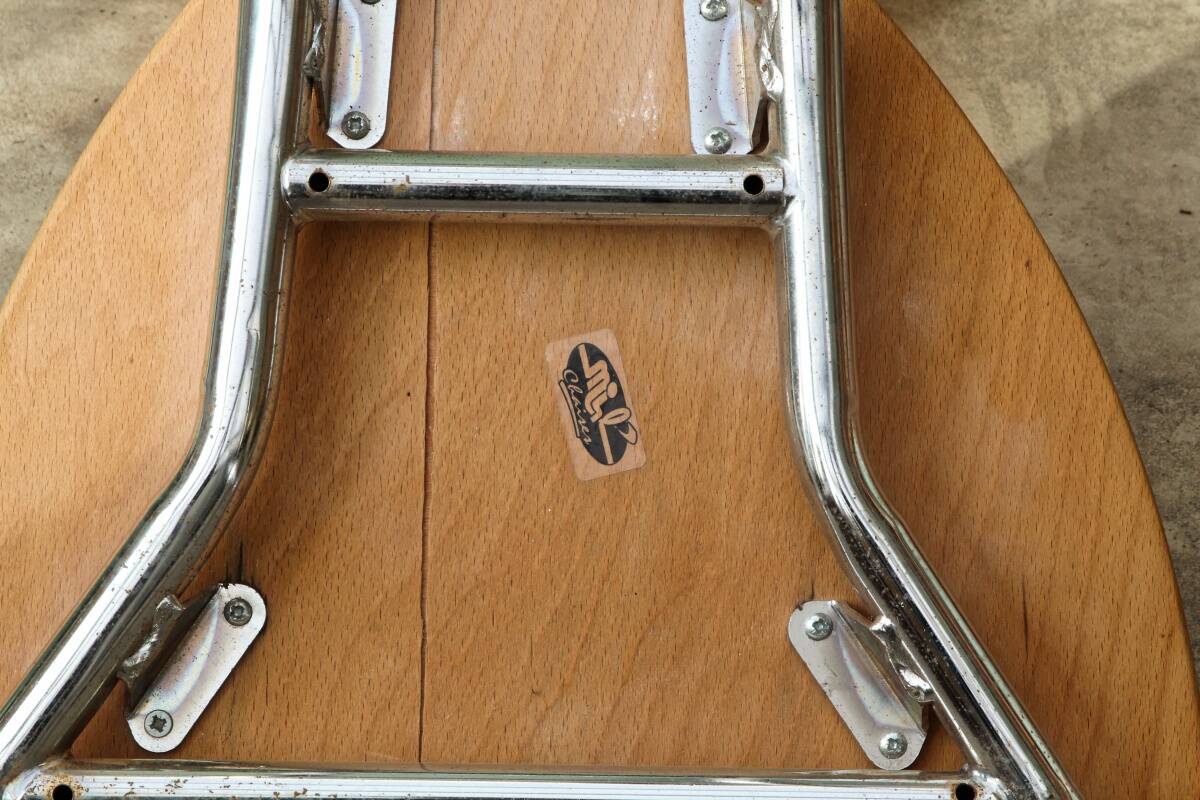 Set of two pairs of vintage 1970s chairs, in chrome metal and beech.