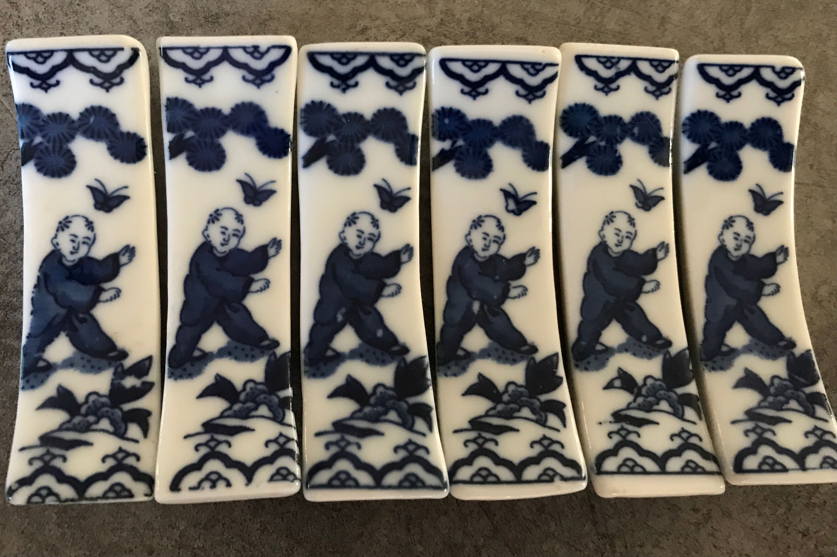 Set of 6 knife holders in asian porcelain