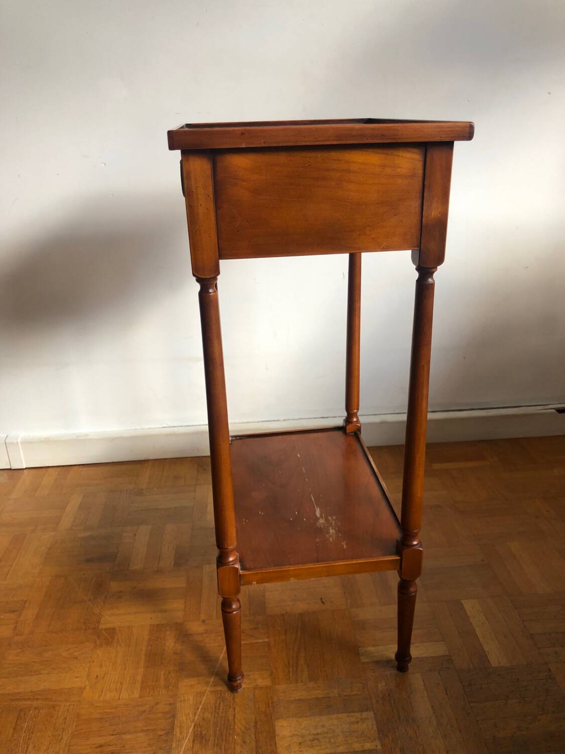 Classic bedside side table