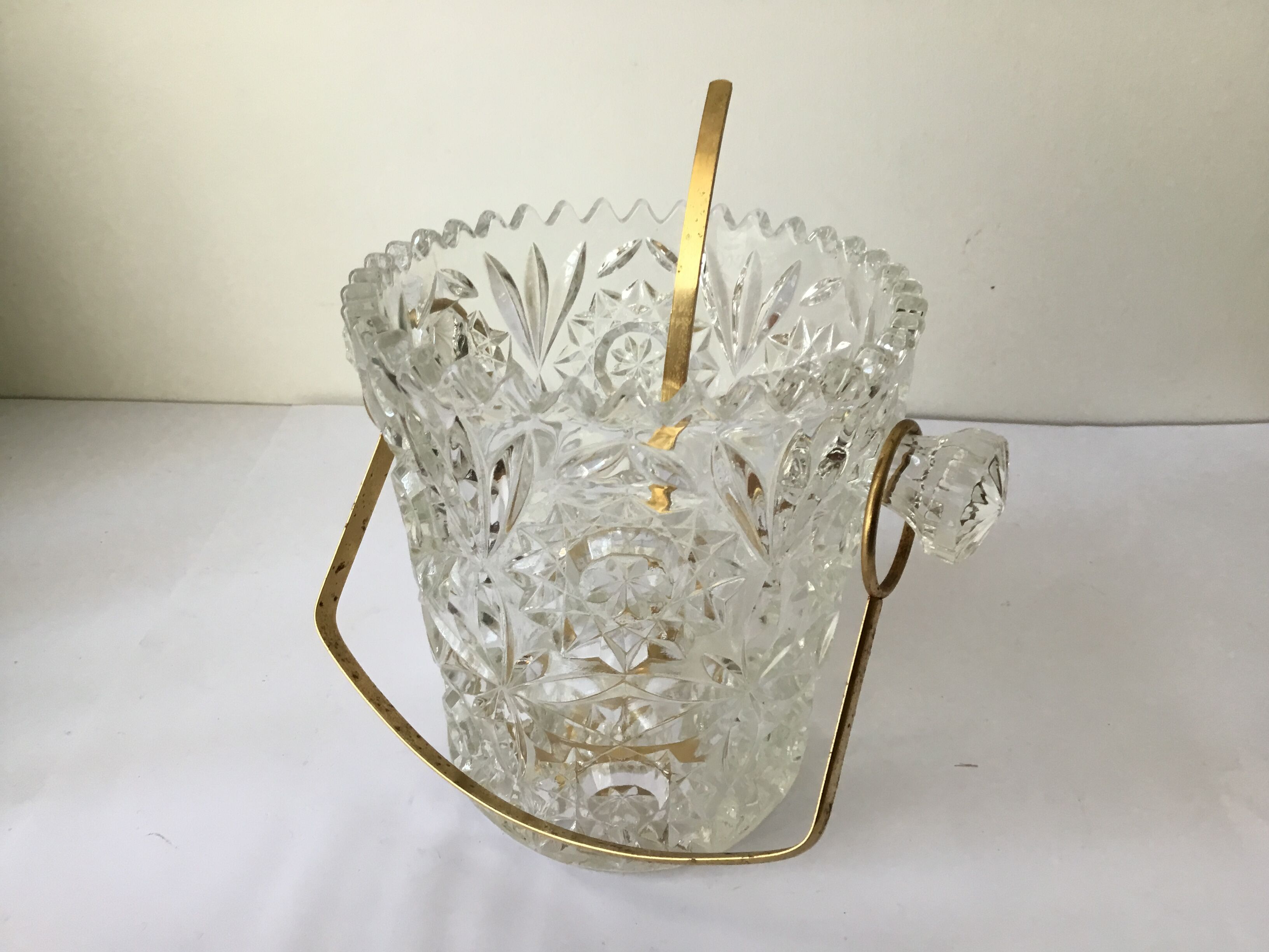 Chiseled glass ice bucket