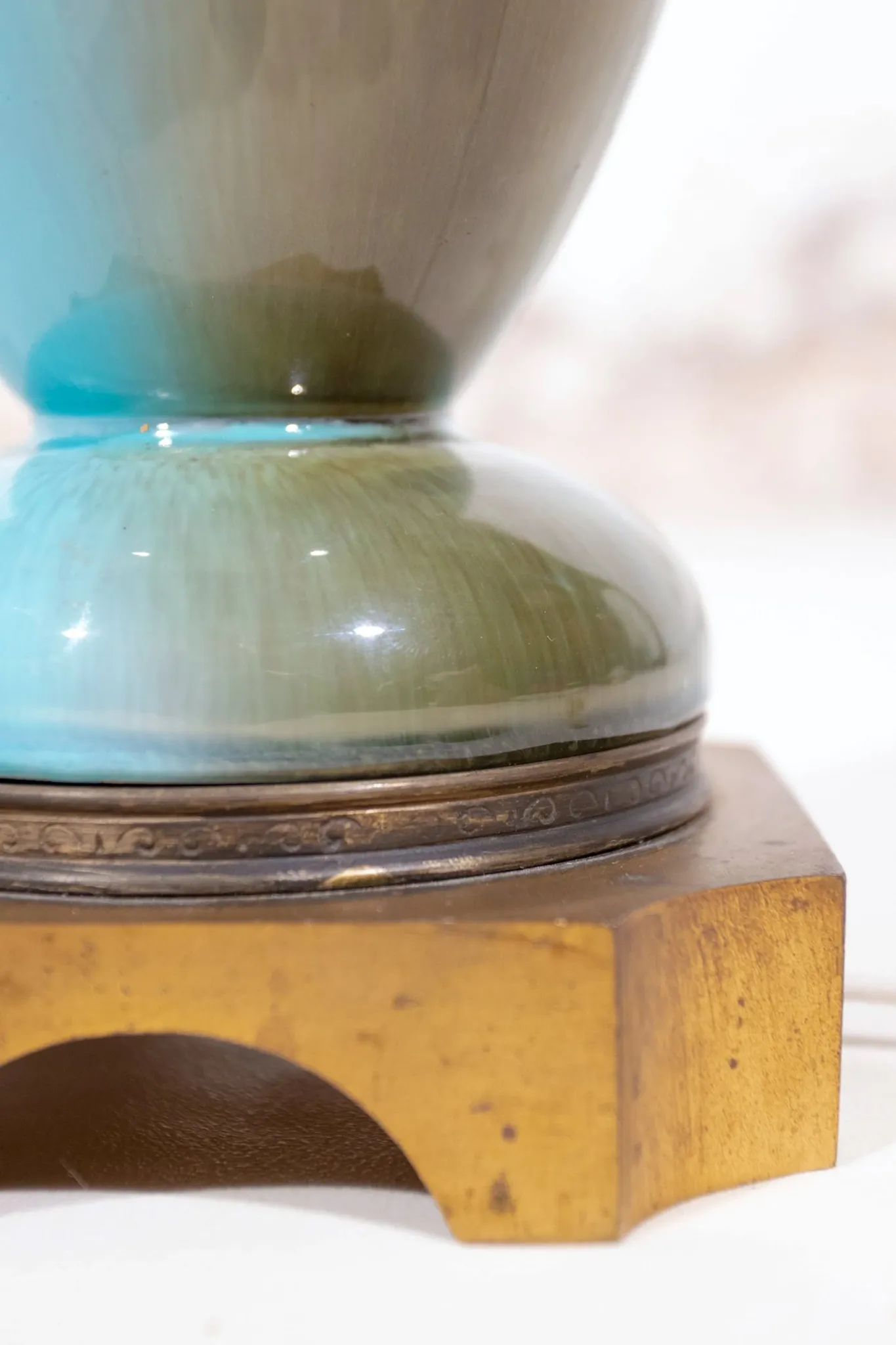 Art nouveau table lamp with bronze fly and hop leaves