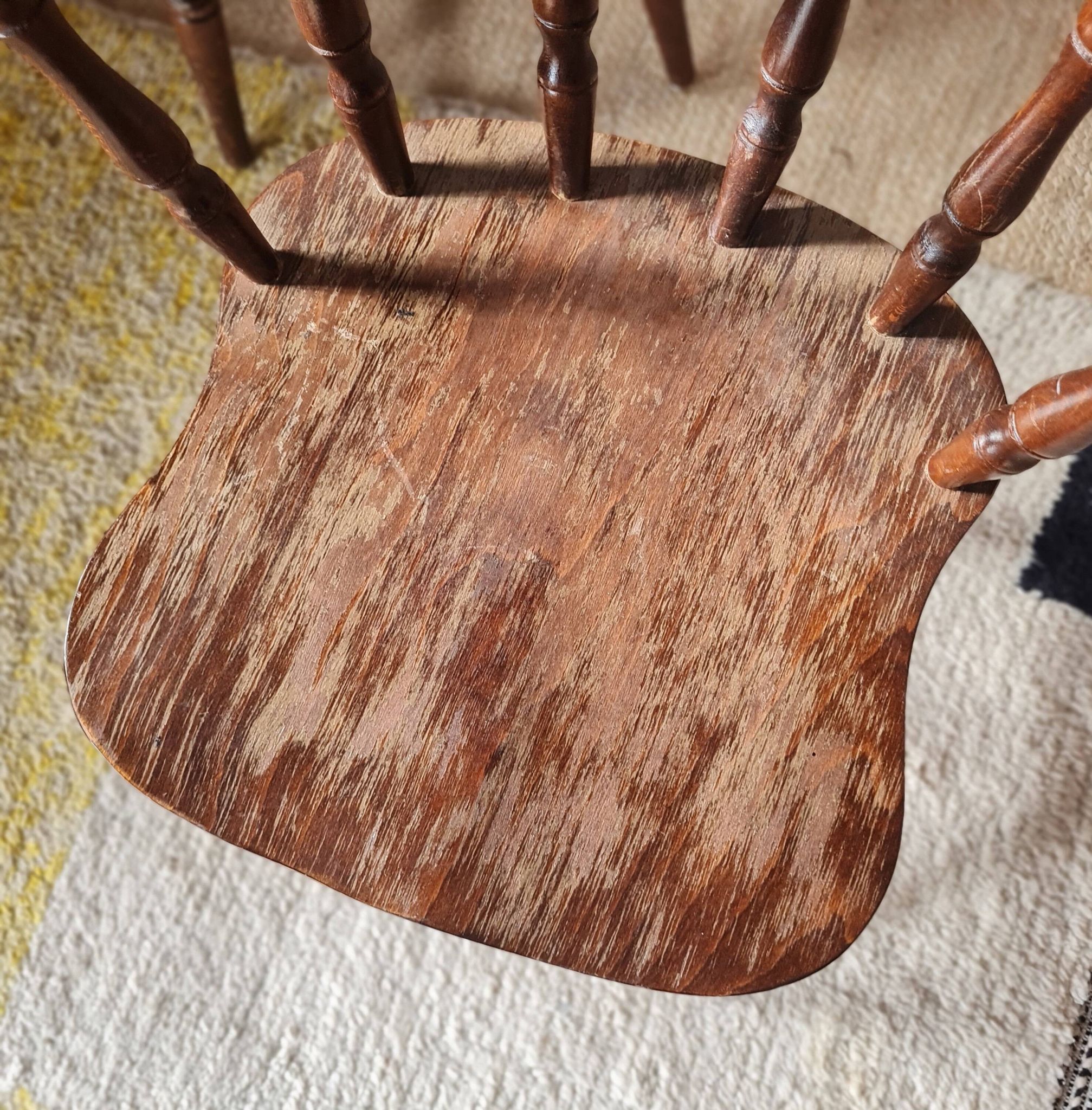 Set of 4 Western Bistro Chairs in Solid Wood – Vintage Pub Style