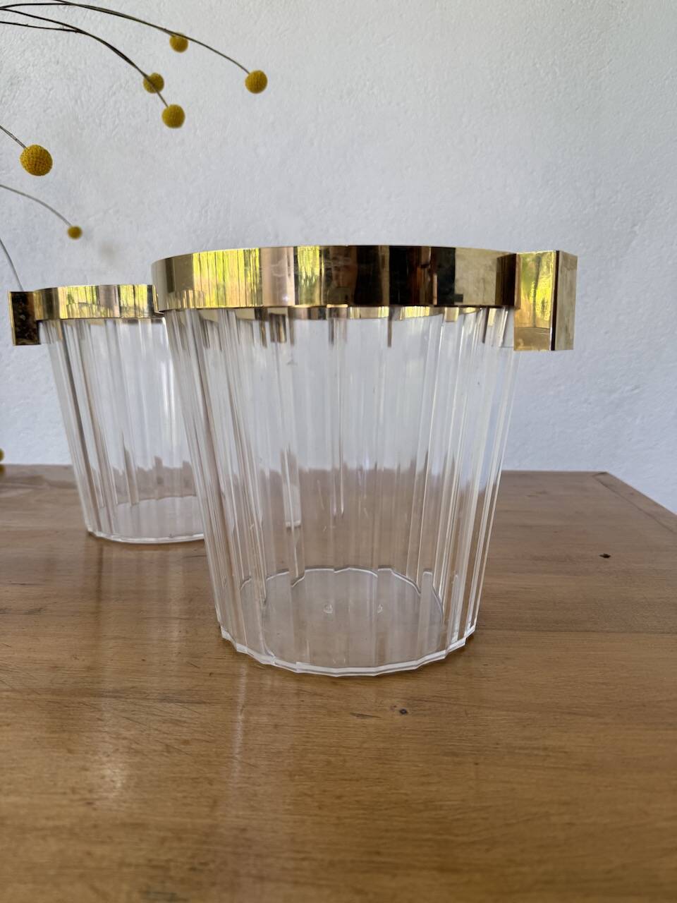 3 seaux à champagne en plexiglas transparent et doré, 1970