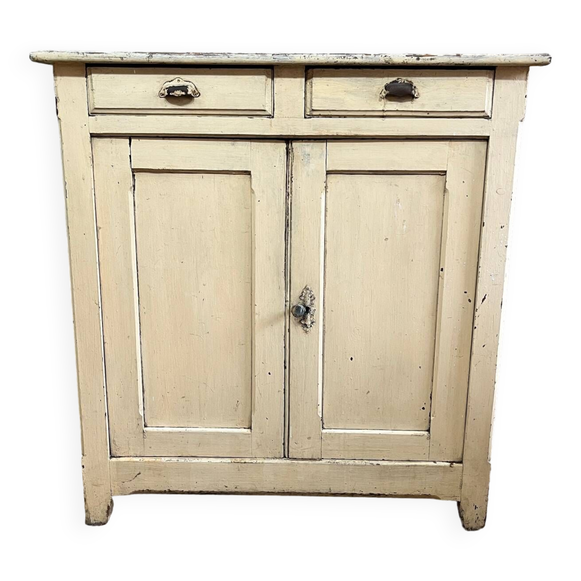 Parisian buffet in its pretty original patina