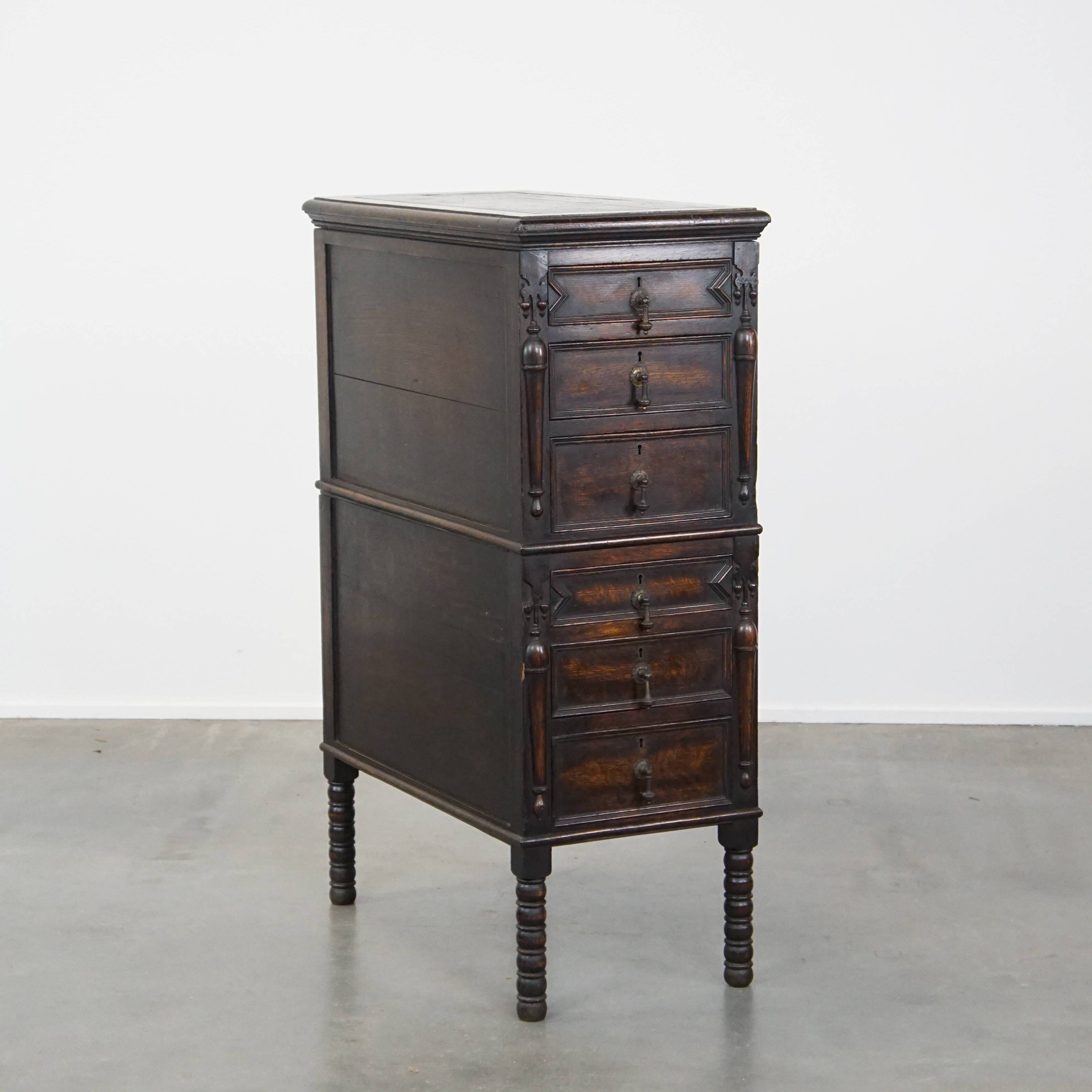 Antique Oak English Cabinet from the 19th Century