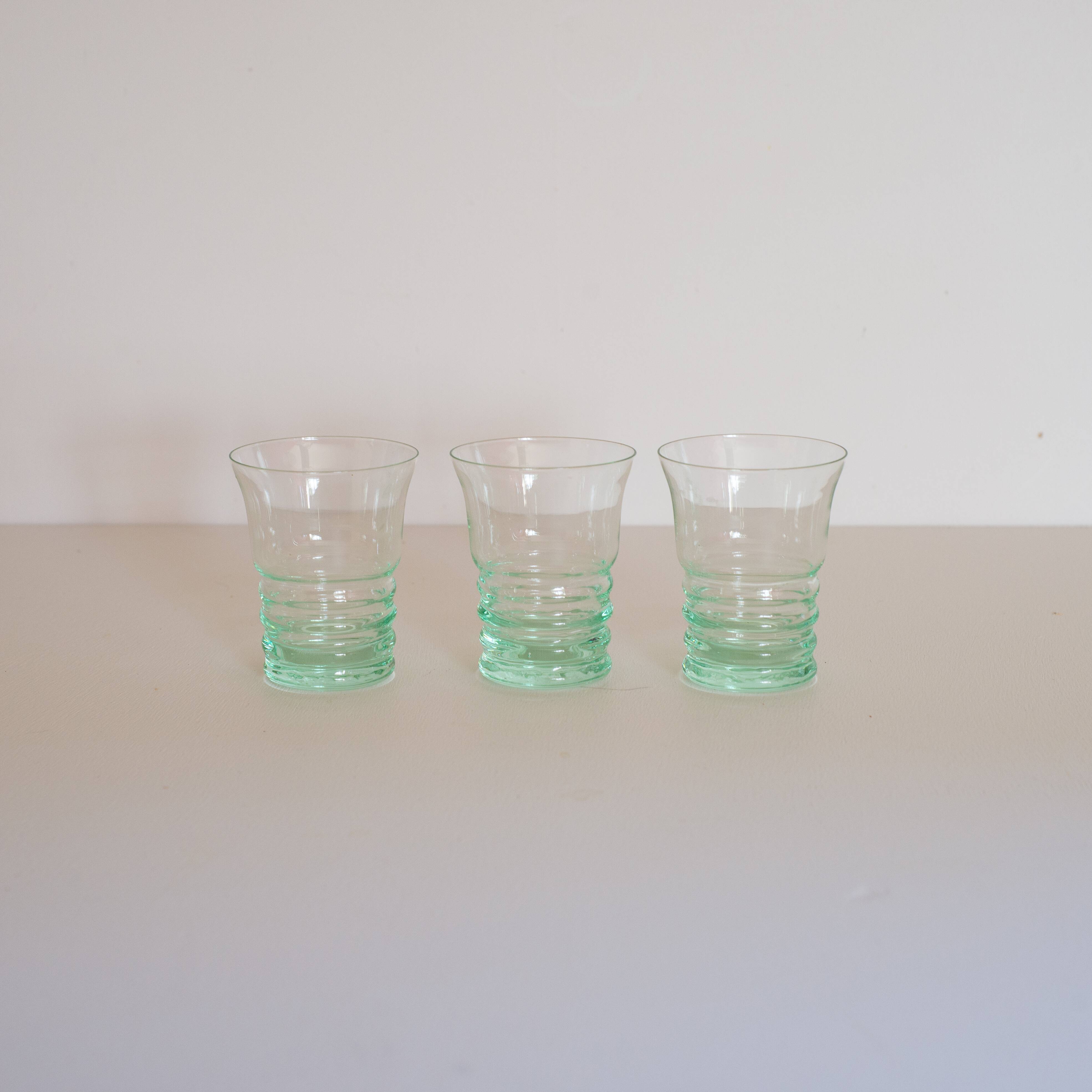 Set of 8 green glasses