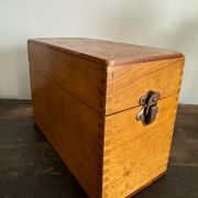 Ancienne boîte à fiches en bois