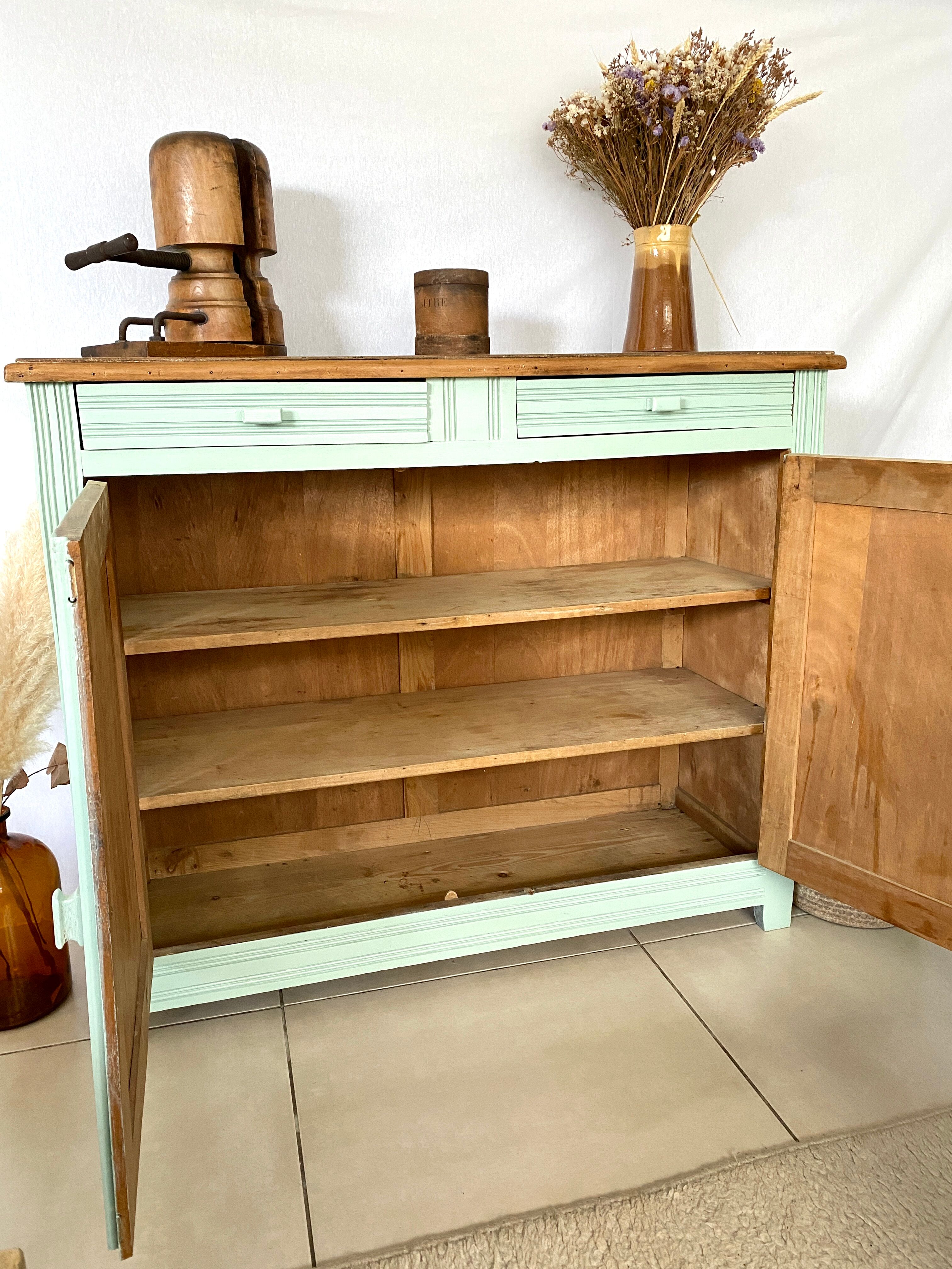 Green Parisian buffet mint