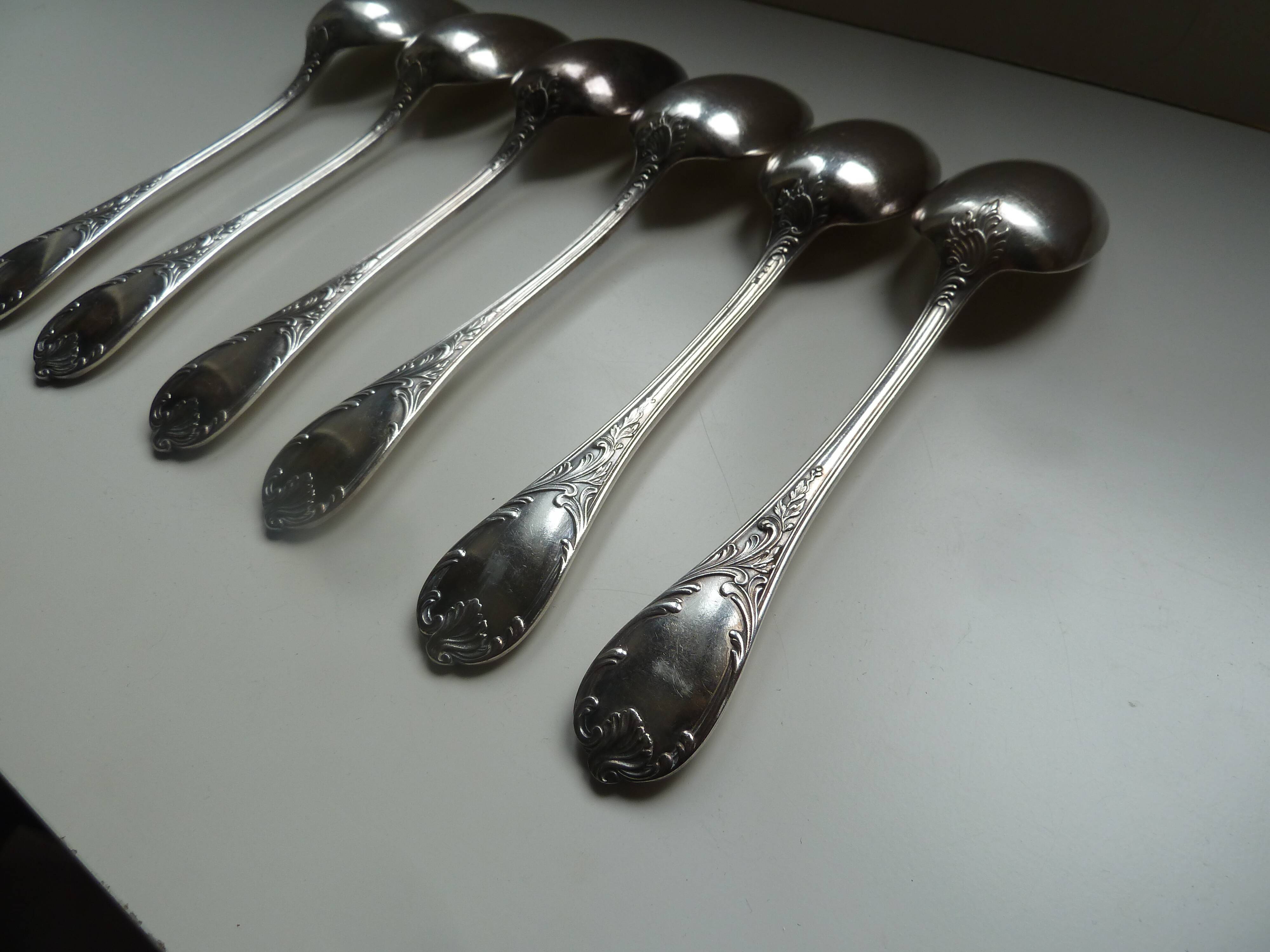 Lot 6 grandes cuillères metal argenté Christofle décor floral modèle Marly