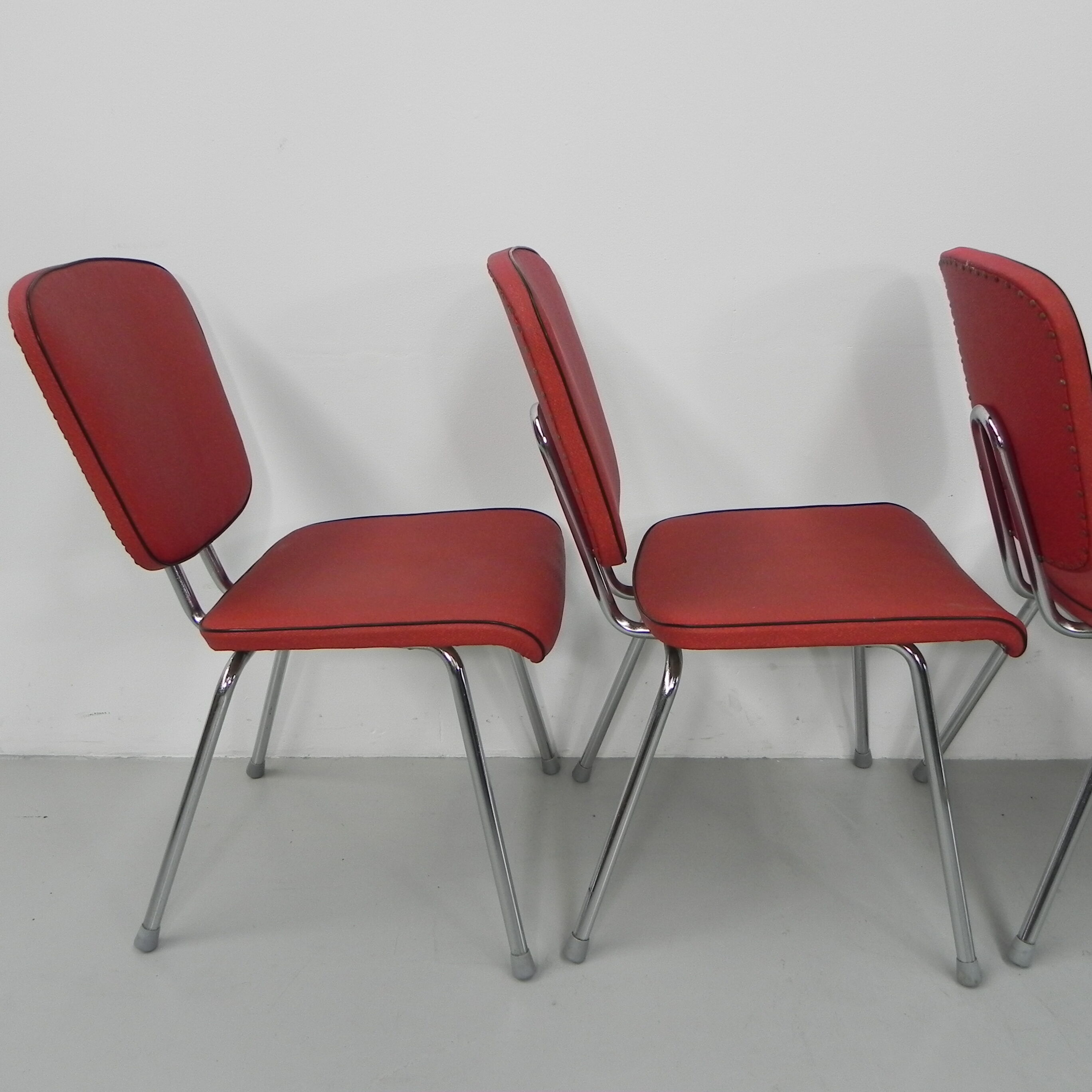 Set of 5 vintage dining table chairs, dinner style
