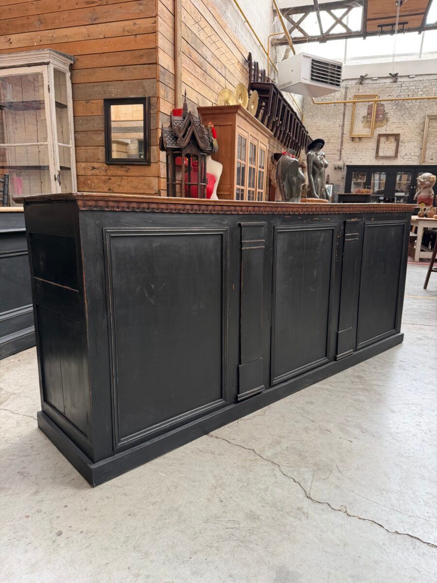 Trading counter early 20th century
