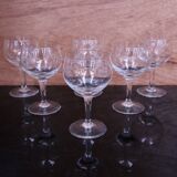 Set of engraved vintage flower balloon red wine glasses.