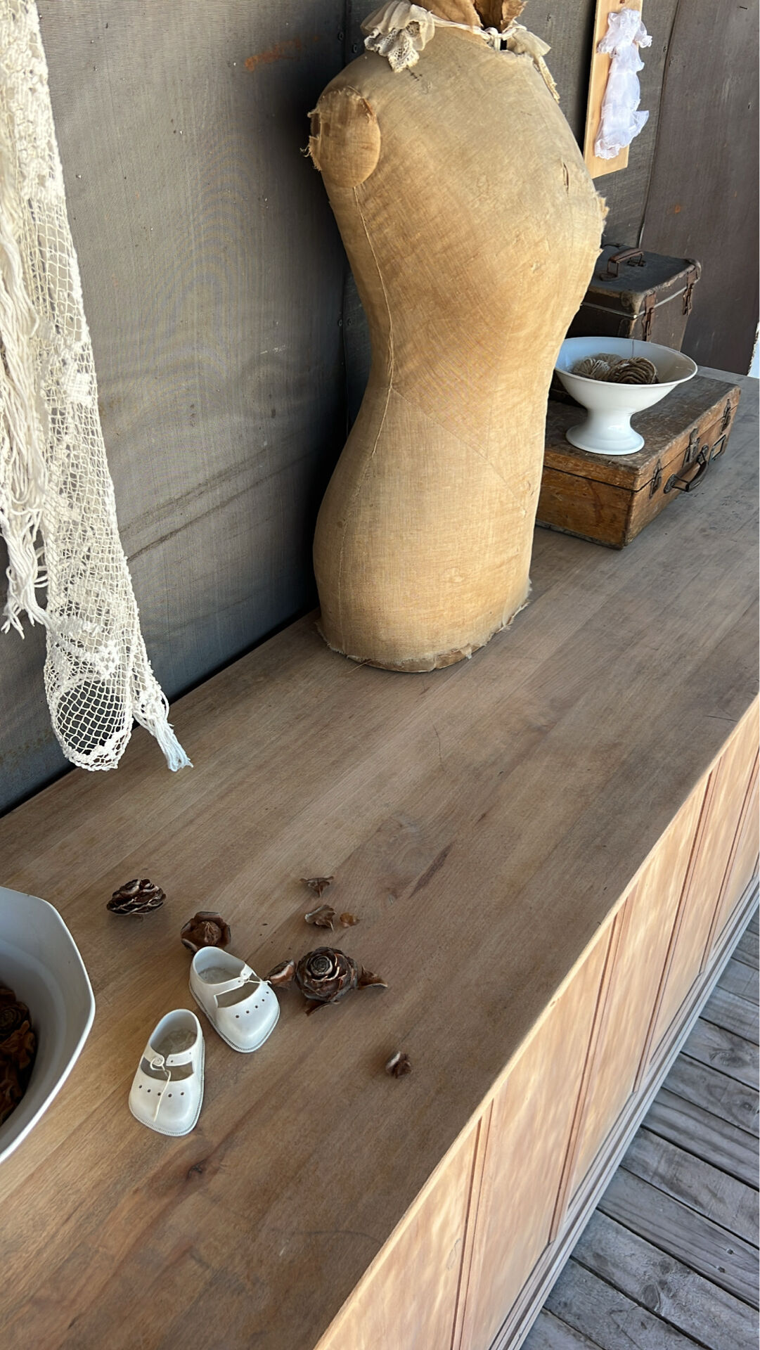 Raw wood sliding door counter