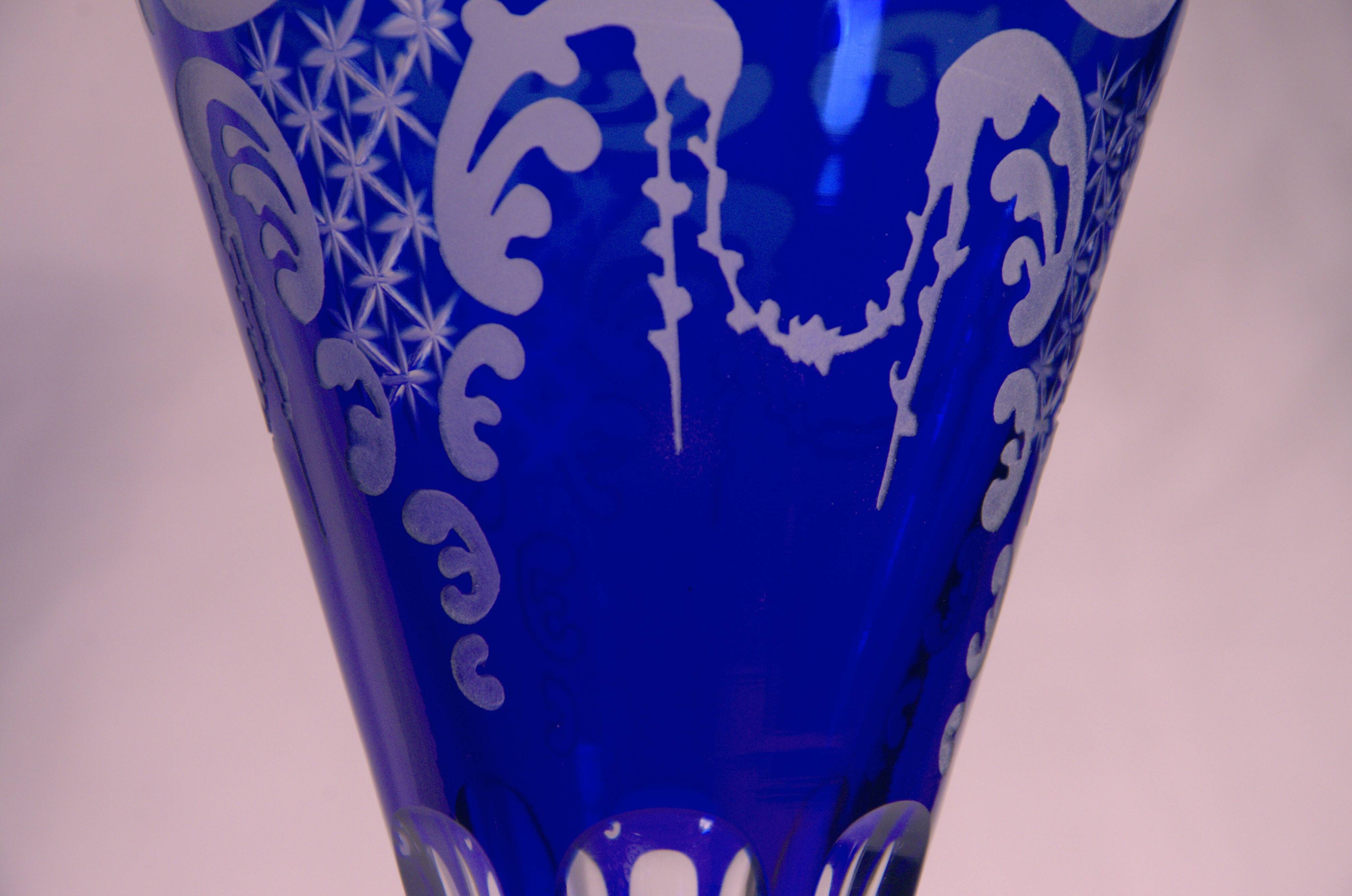 Cobalt blue patterned stem glass and frosted glass, 10x24cm