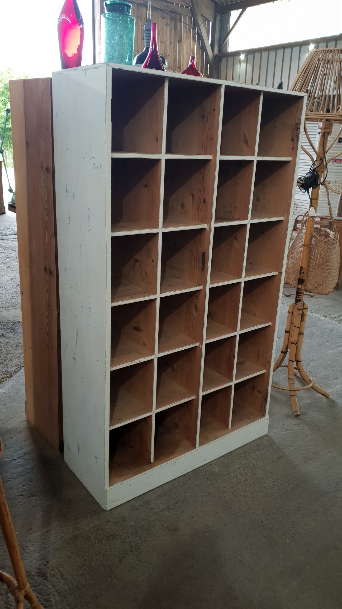 Trade furniture with lockers