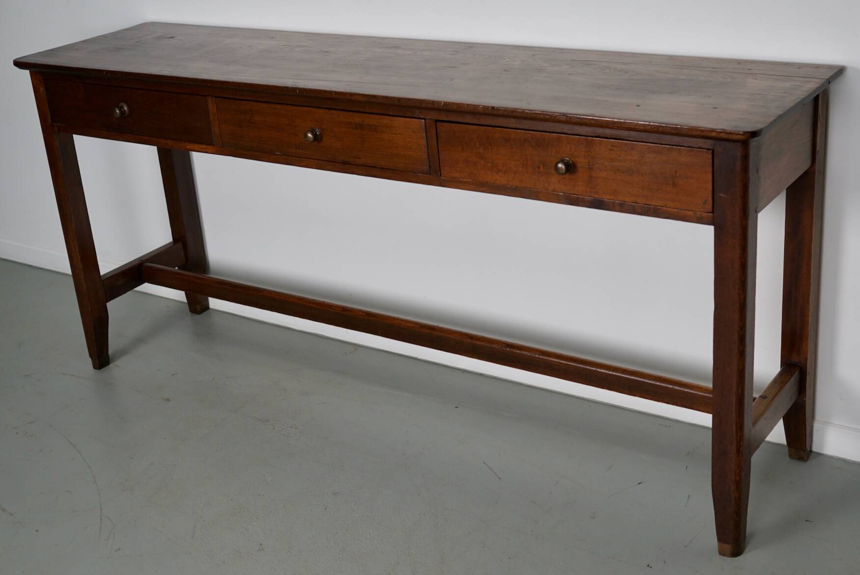 Antique French Rustic Farmhouse Elm Side Table, Early 20th Century