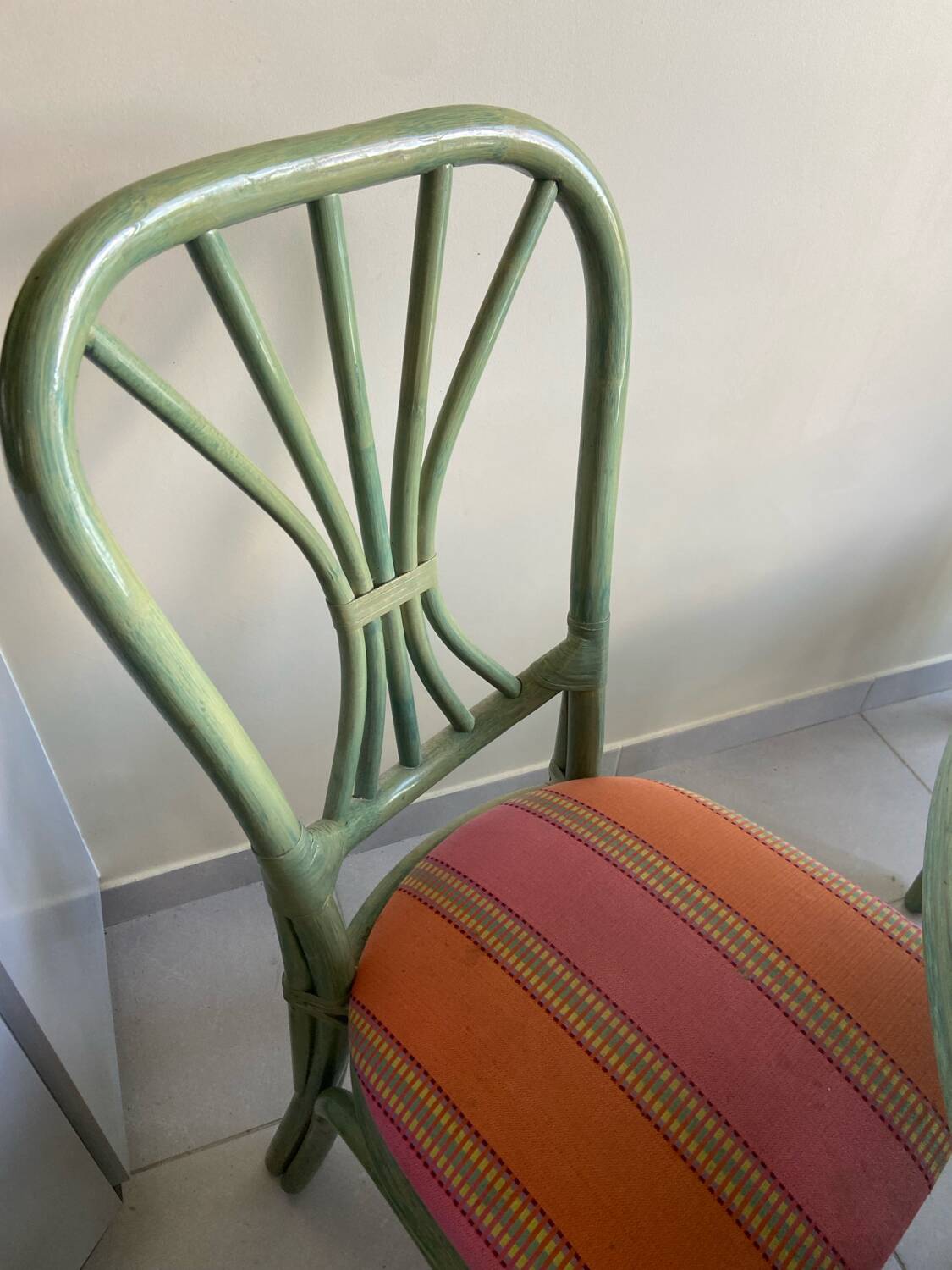 Dining table and 4 rattan chairs