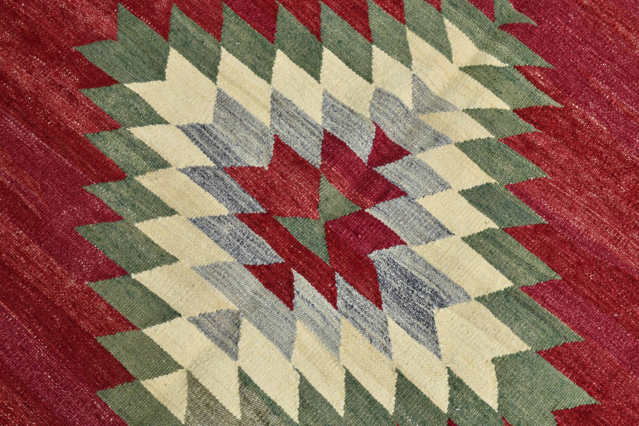 Tapis Kilim moderne rouge doux 5x7, 156x224 cm