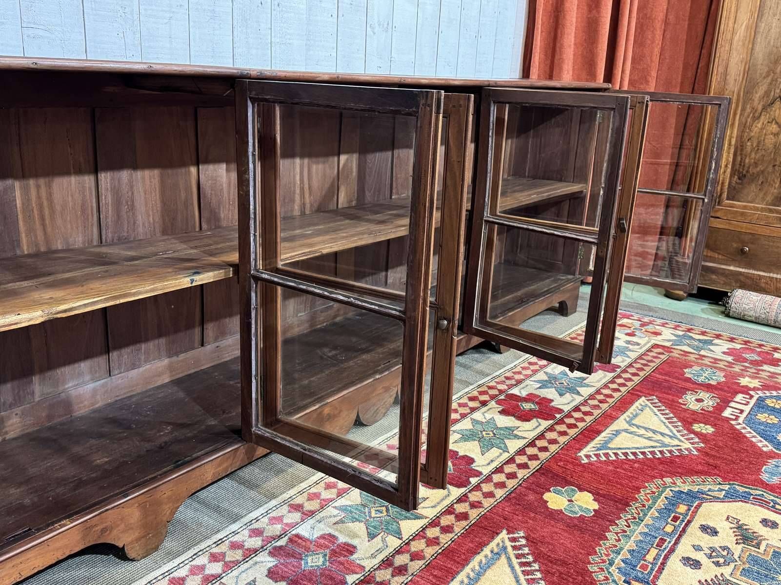 Enfilade with 6 original Indian mahogany doors from the 1950s.